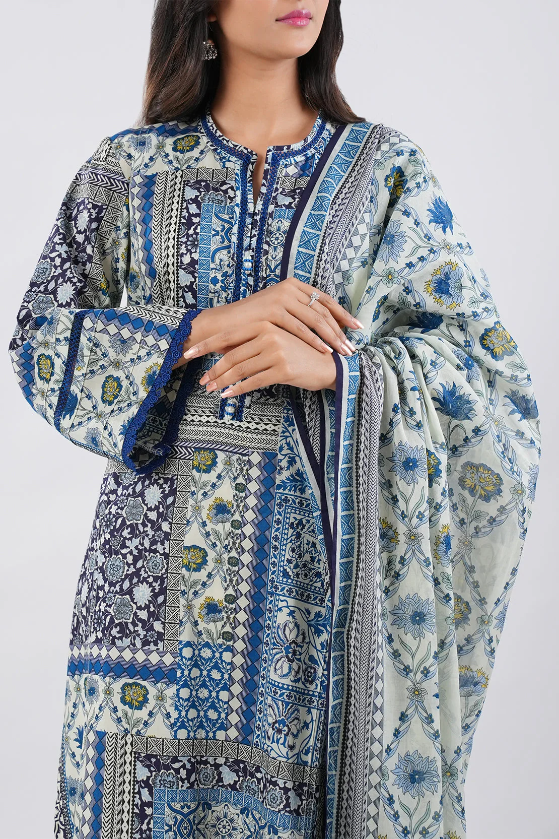 Unstitched Printed Lawn 3 Piece - Image 7