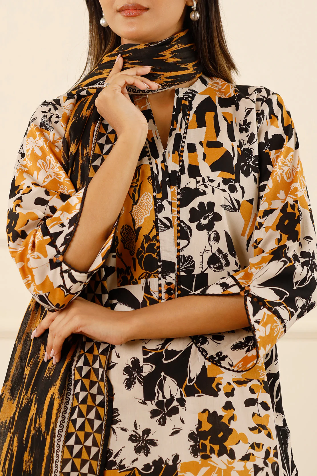 Unstitched Printed Lawn 3 Piece - Image 6