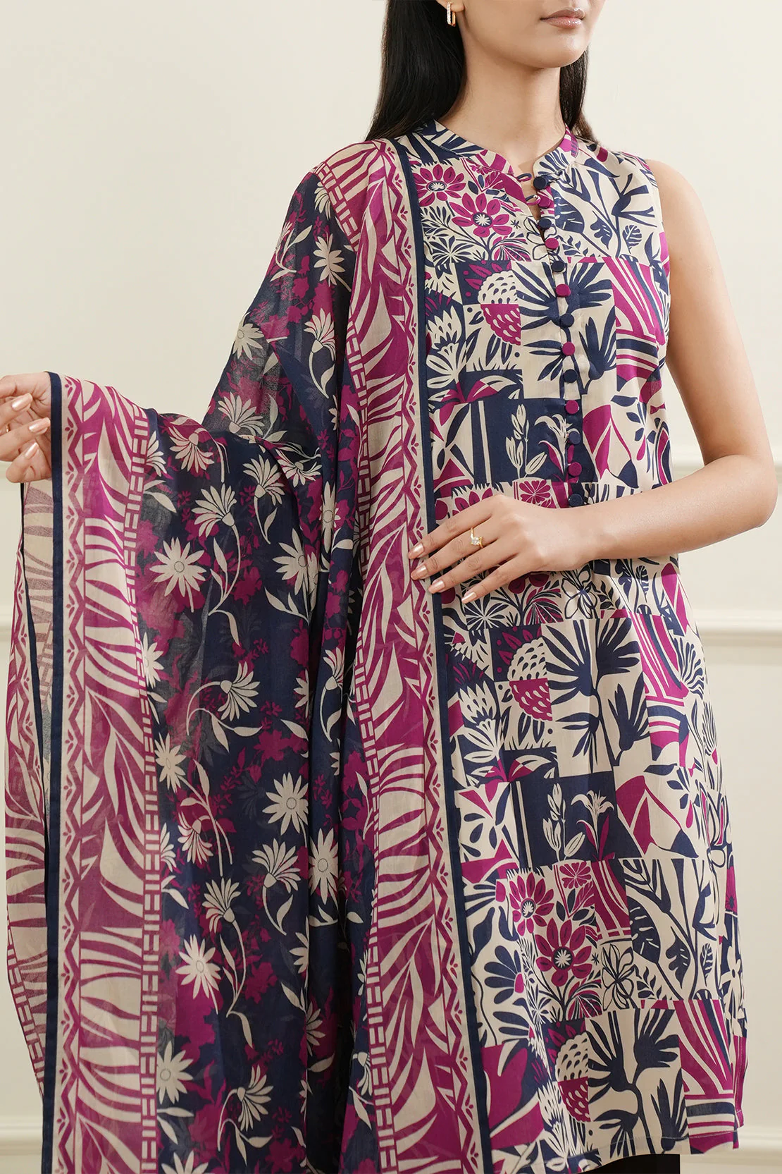 Unstitched Printed Lawn 3 Piece - Image 4