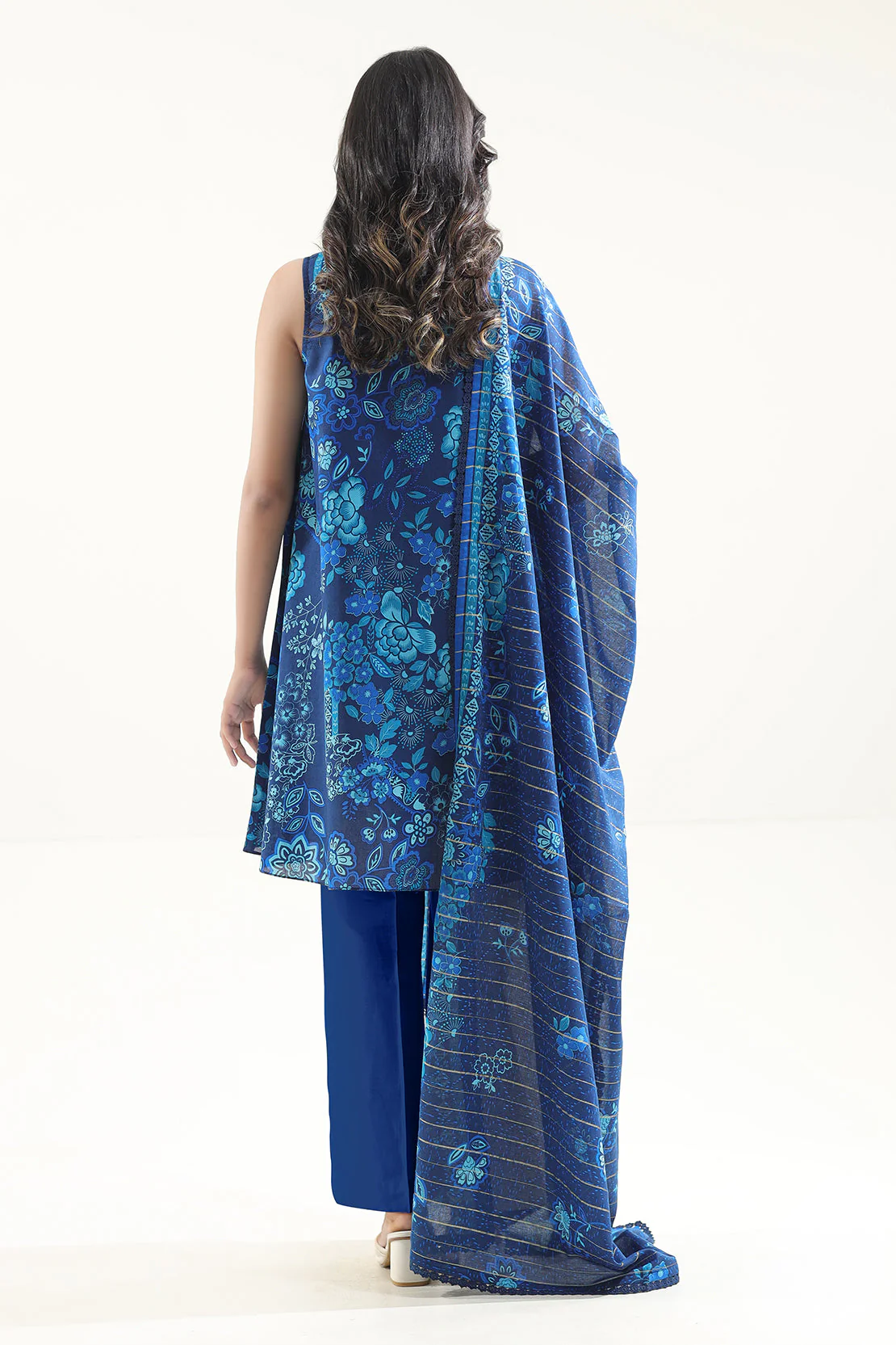 Unstitched Printed Lawn 3 Piece - Image 4