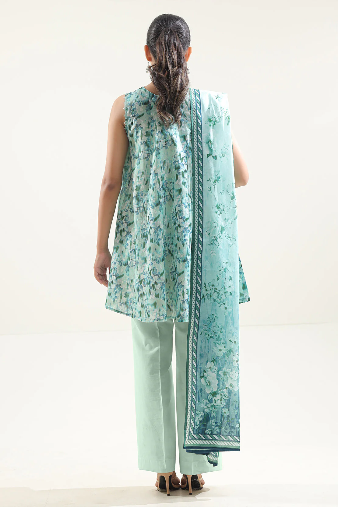 Unstitched Printed Lawn 3 Piece - Image 3