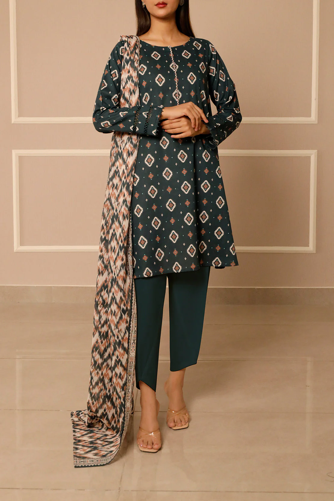 Unstitched Printed Lawn 3 Piece - Image 4