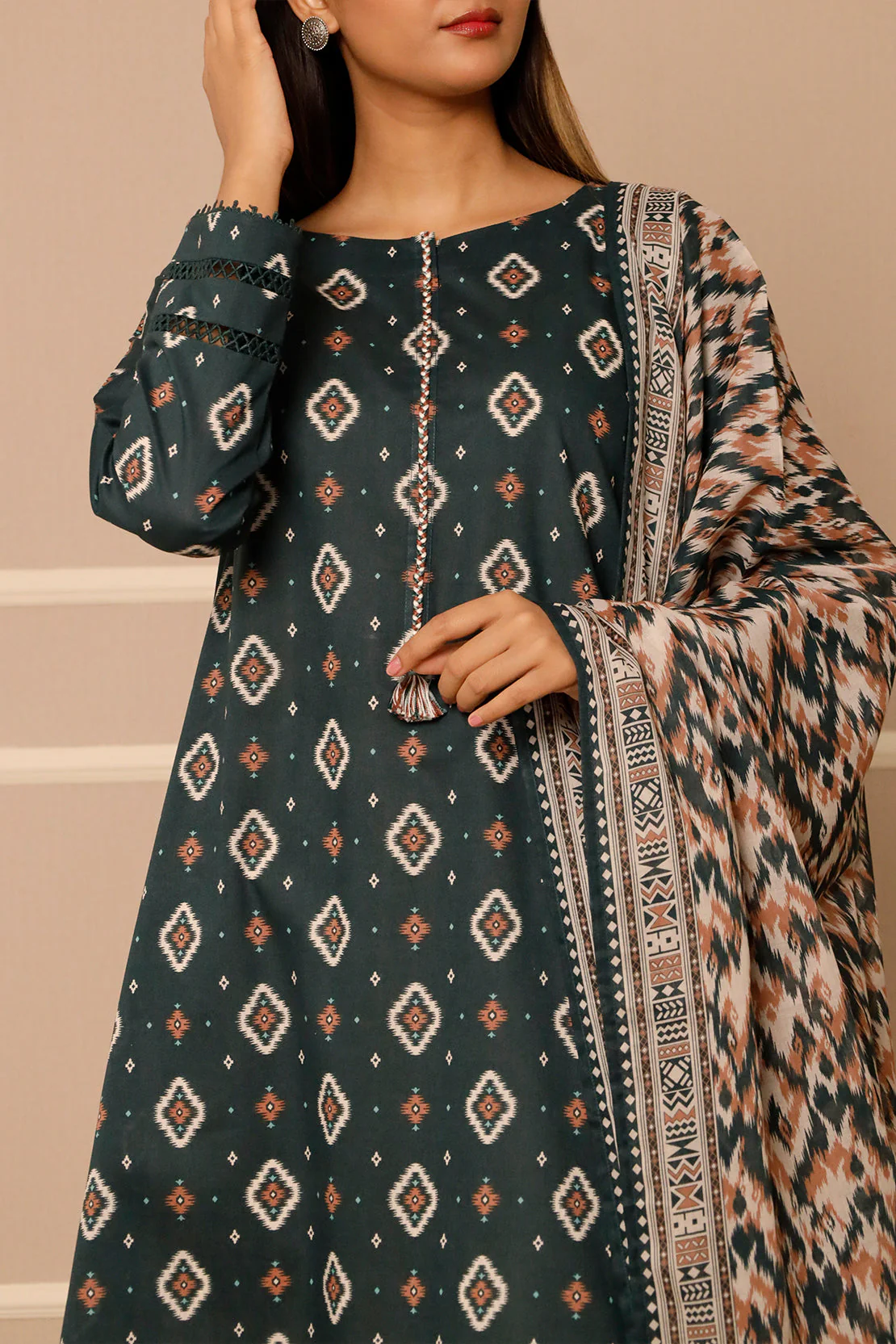 Unstitched Printed Lawn 3 Piece - Image 5