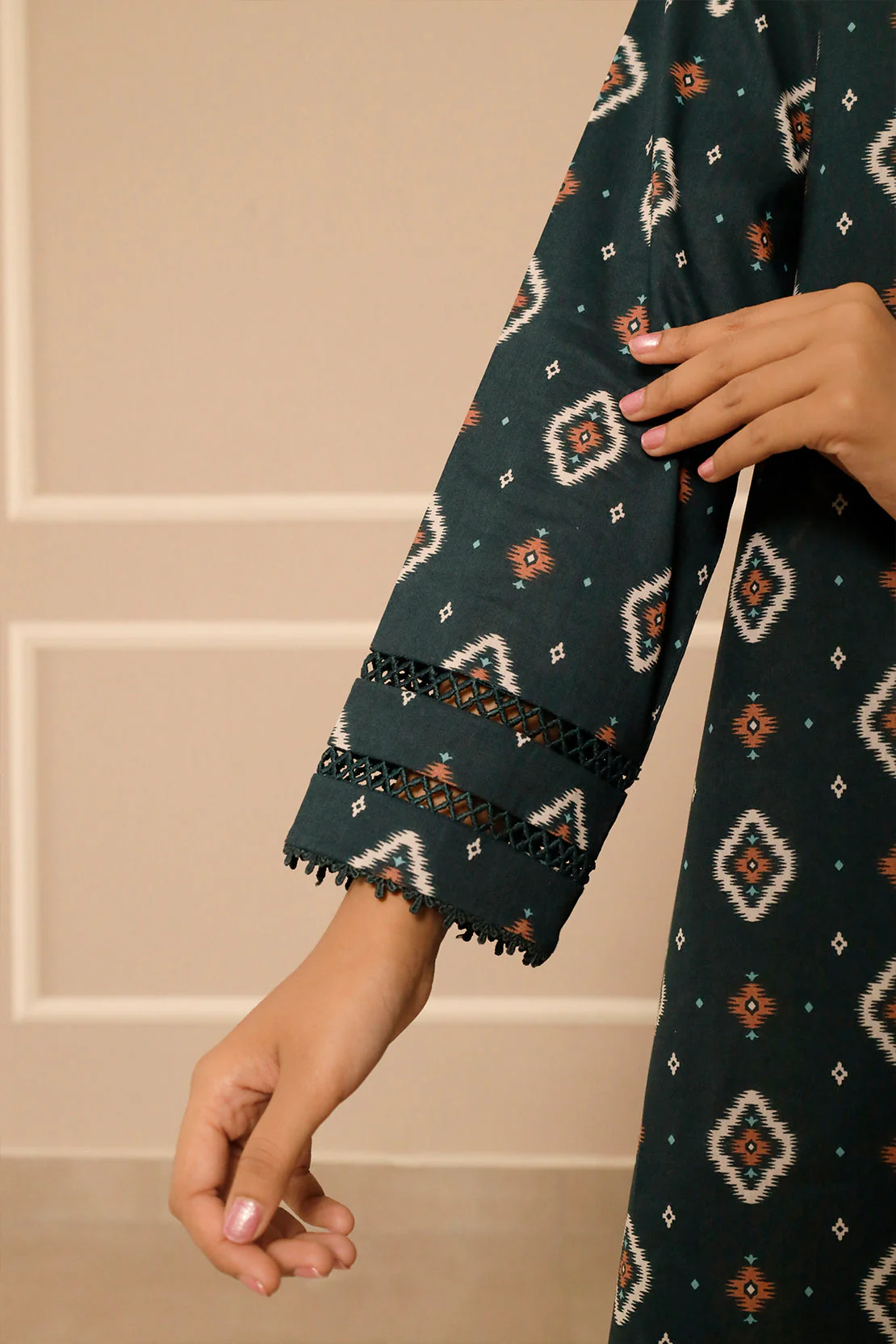 Unstitched Printed Lawn 3 Piece - Image 9