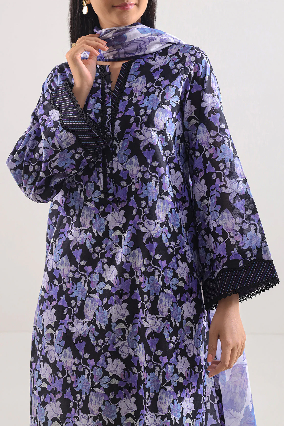 Unstitched Printed Lawn 3 Piece - Image 2