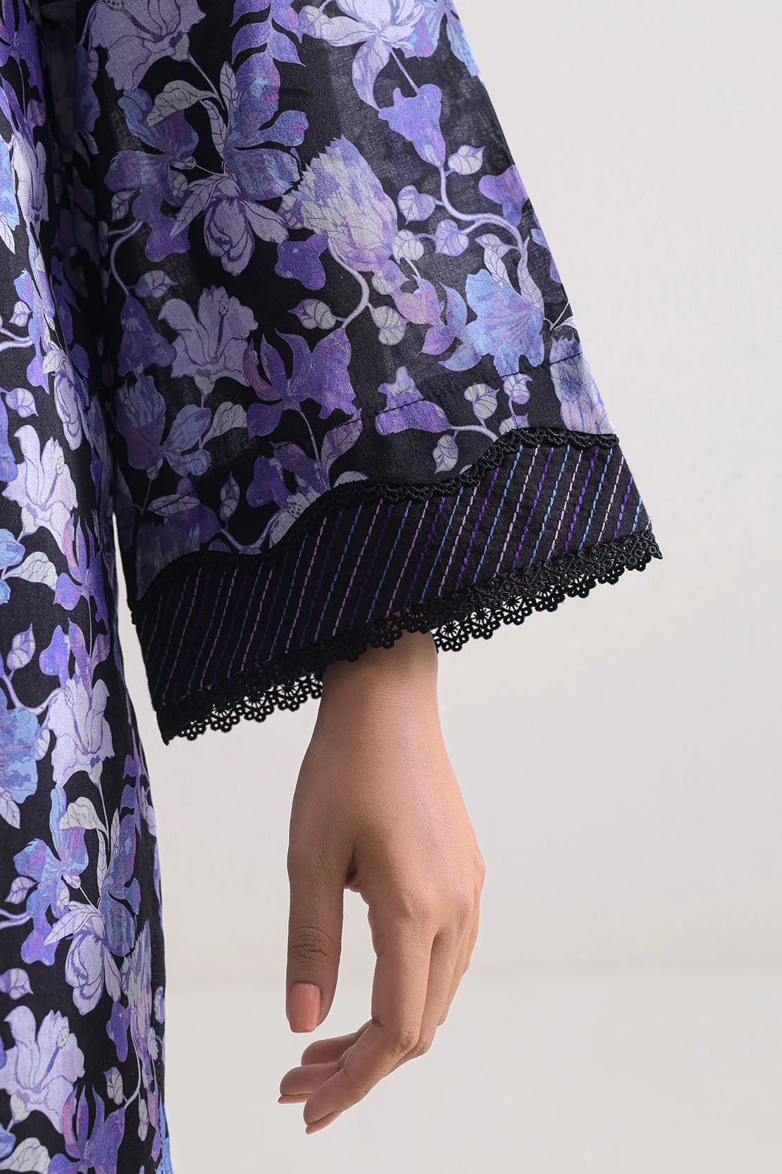 Unstitched Printed Lawn 3 Piece - Image 5