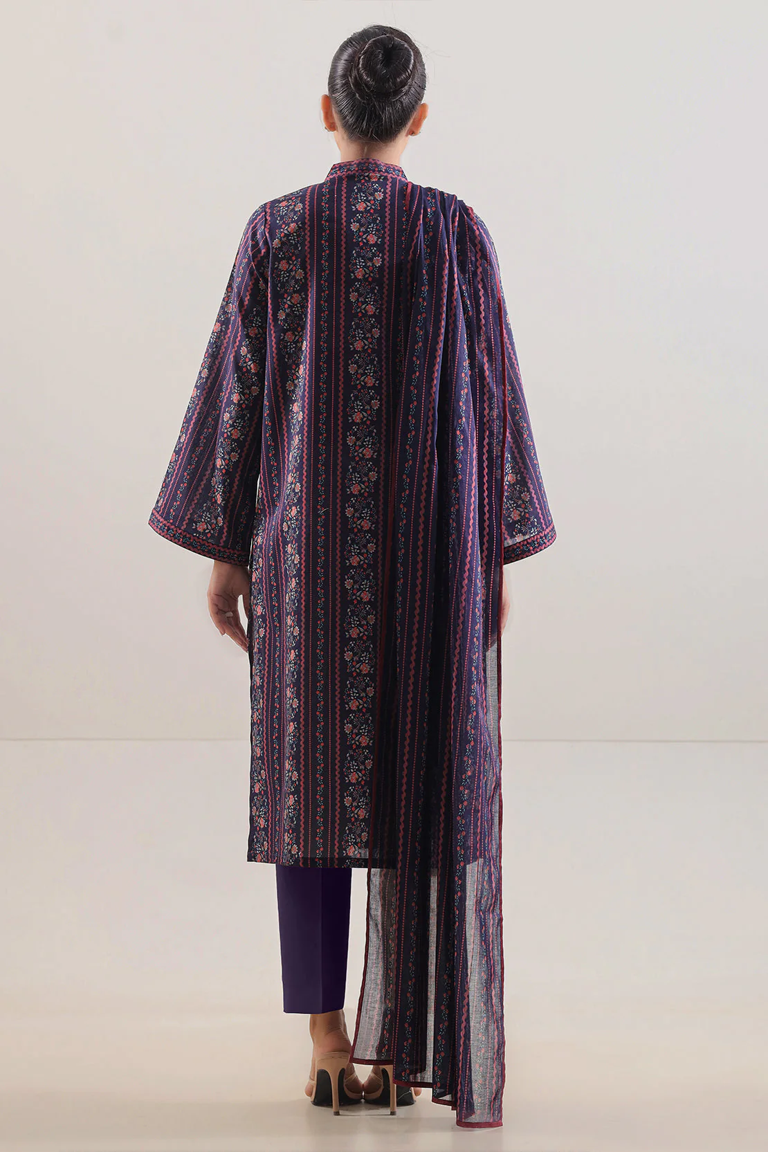 Unstitched Printed Lawn 3 Piece - Image 3