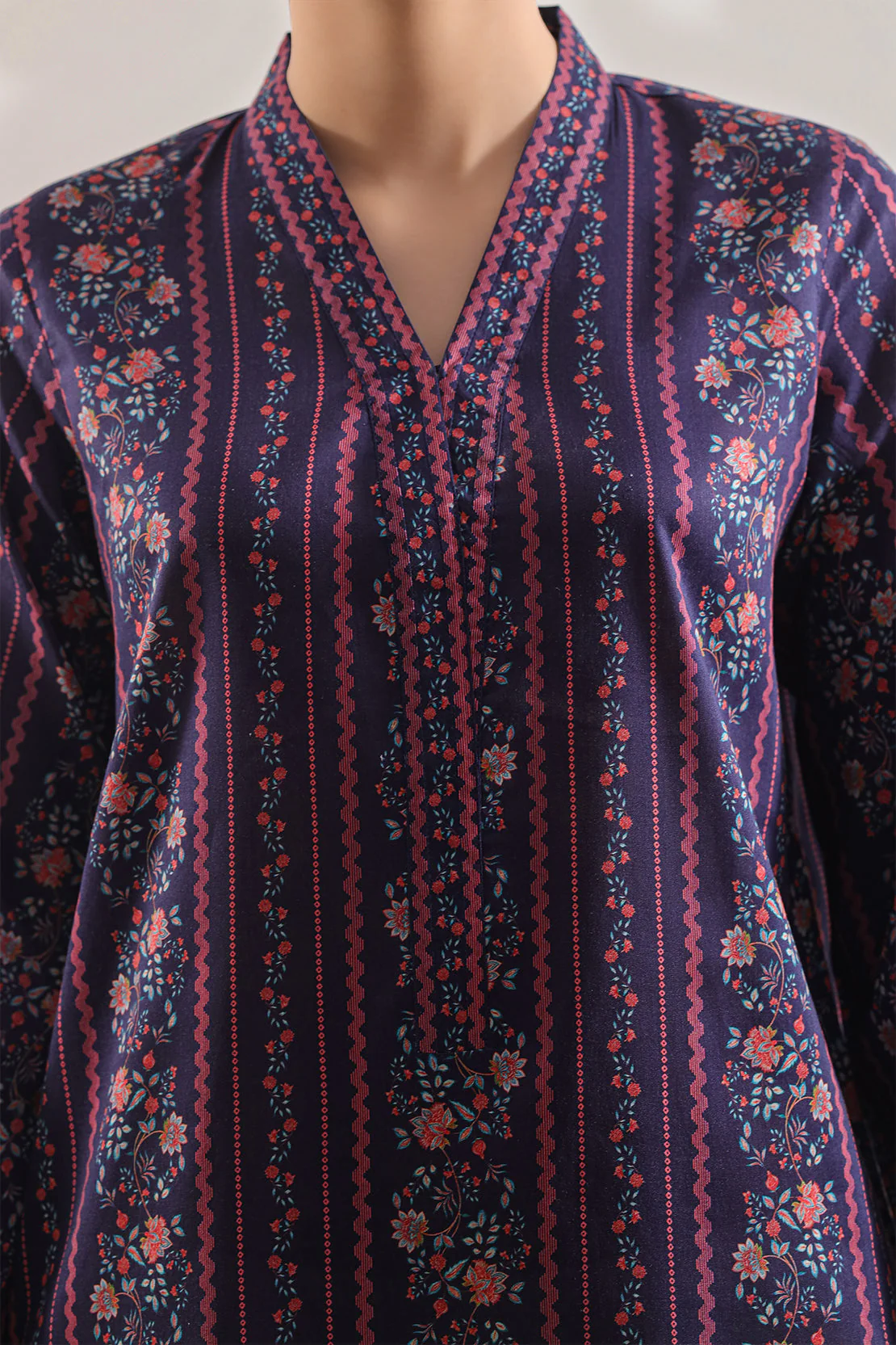 Unstitched Printed Lawn 3 Piece - Image 4