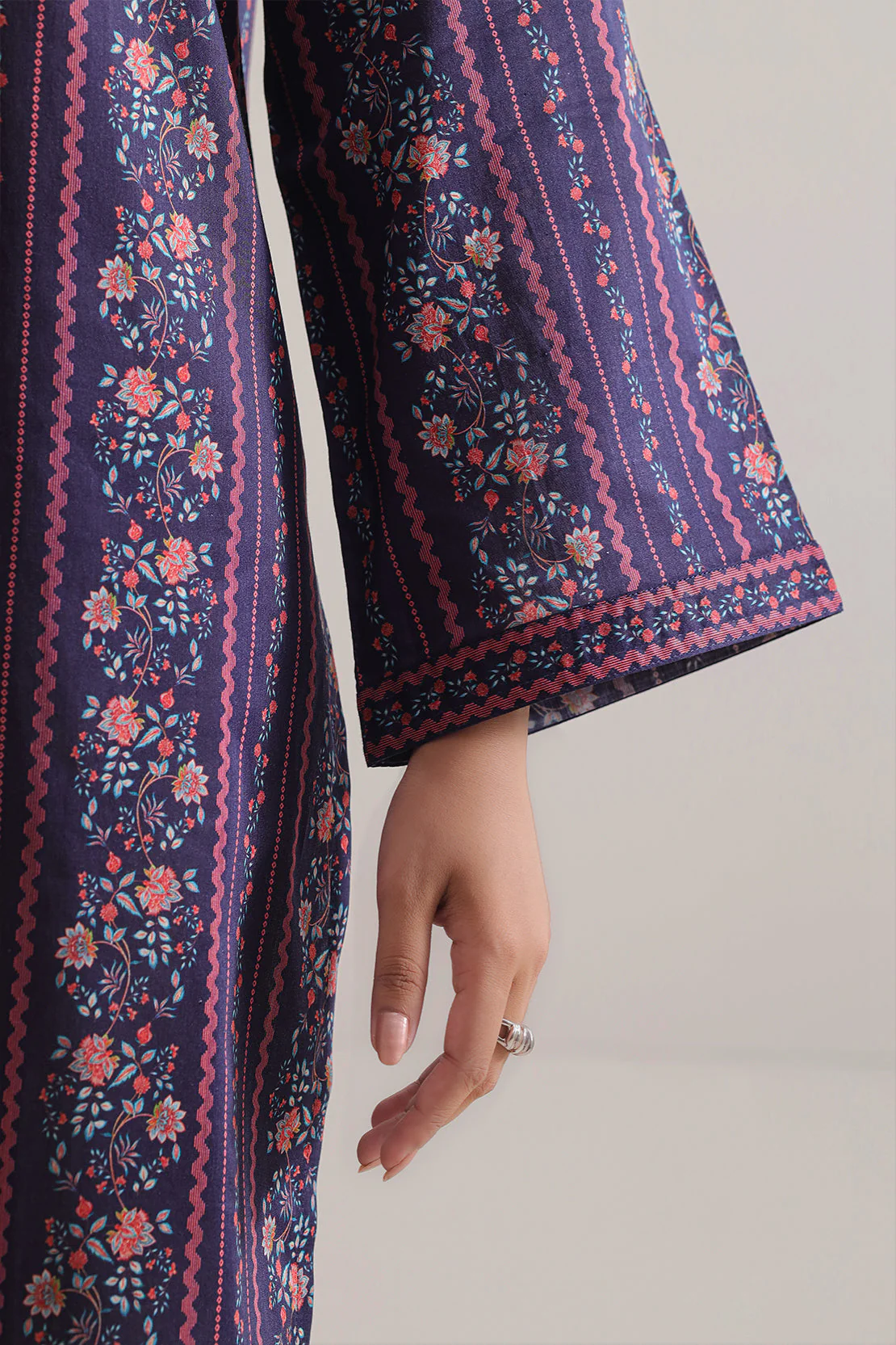 Unstitched Printed Lawn 3 Piece - Image 5