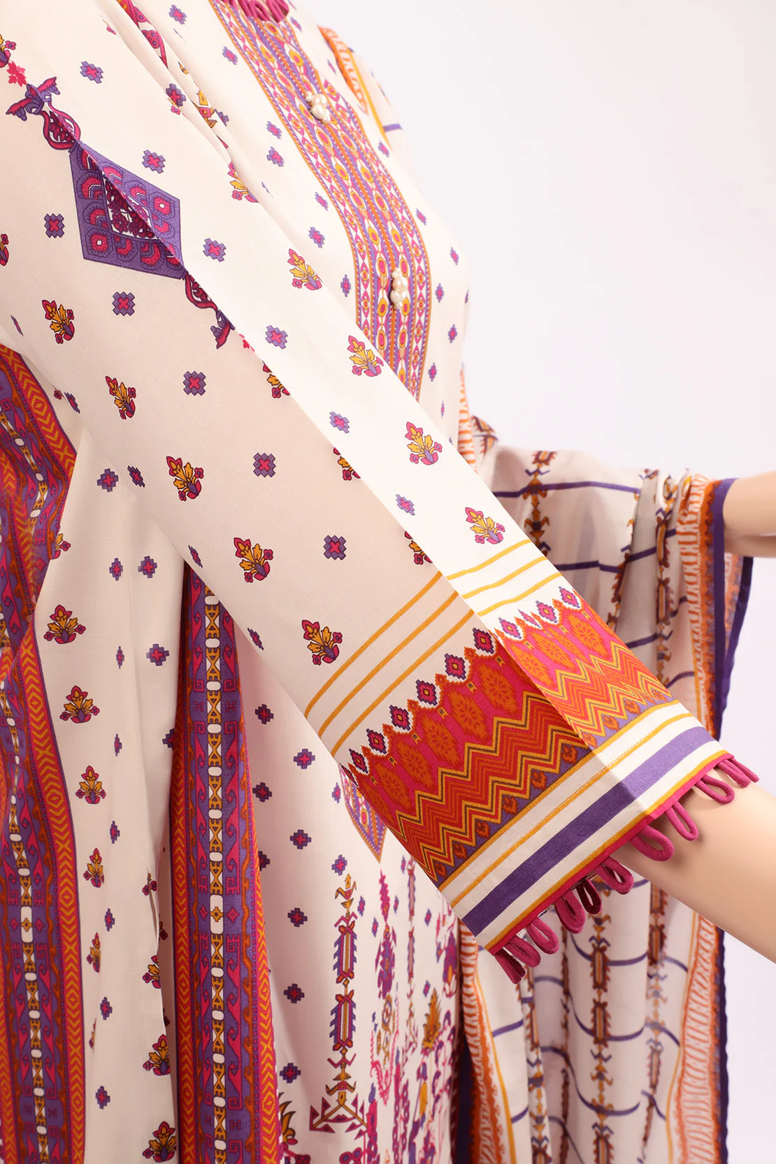 Unstitched Printed Lawn 3 Piece - Image 4