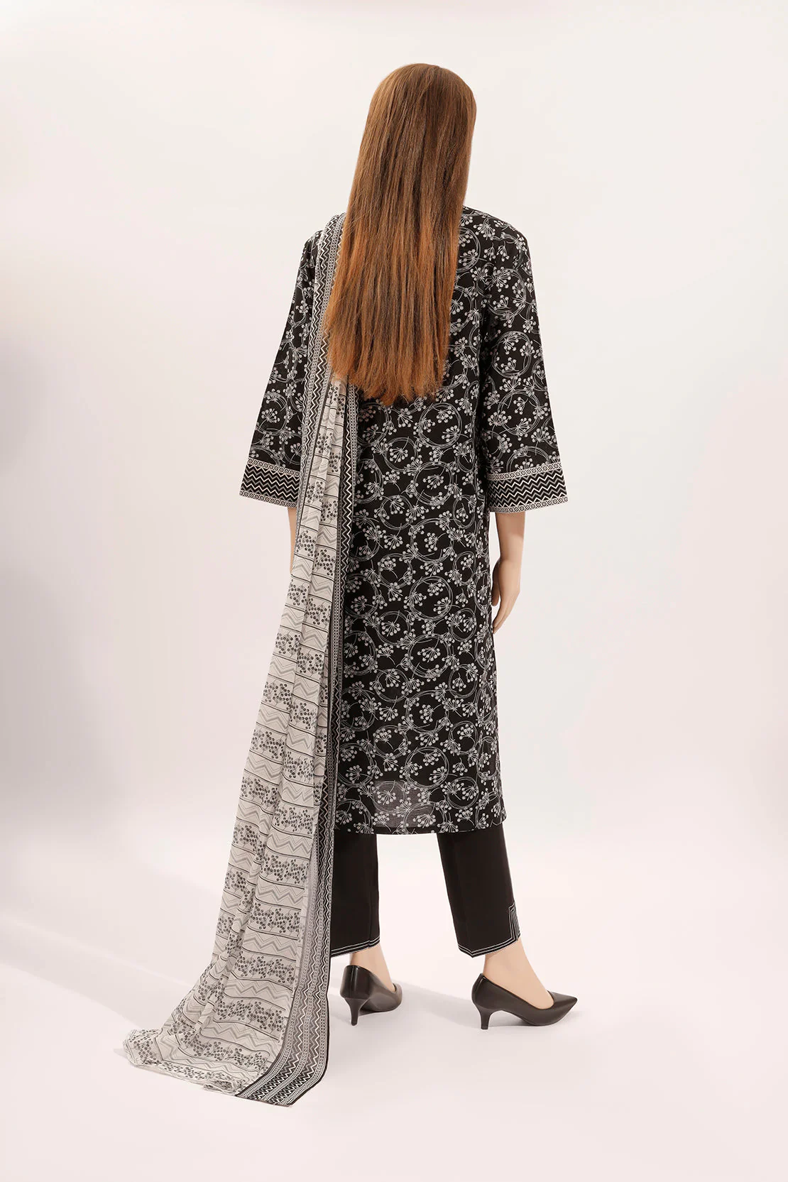 Unstitched Printed Lawn 3 Piece - Image 2