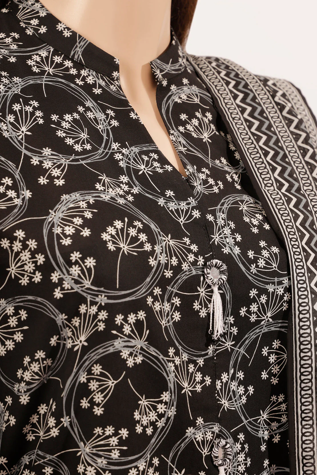 Unstitched Printed Lawn 3 Piece - Image 3
