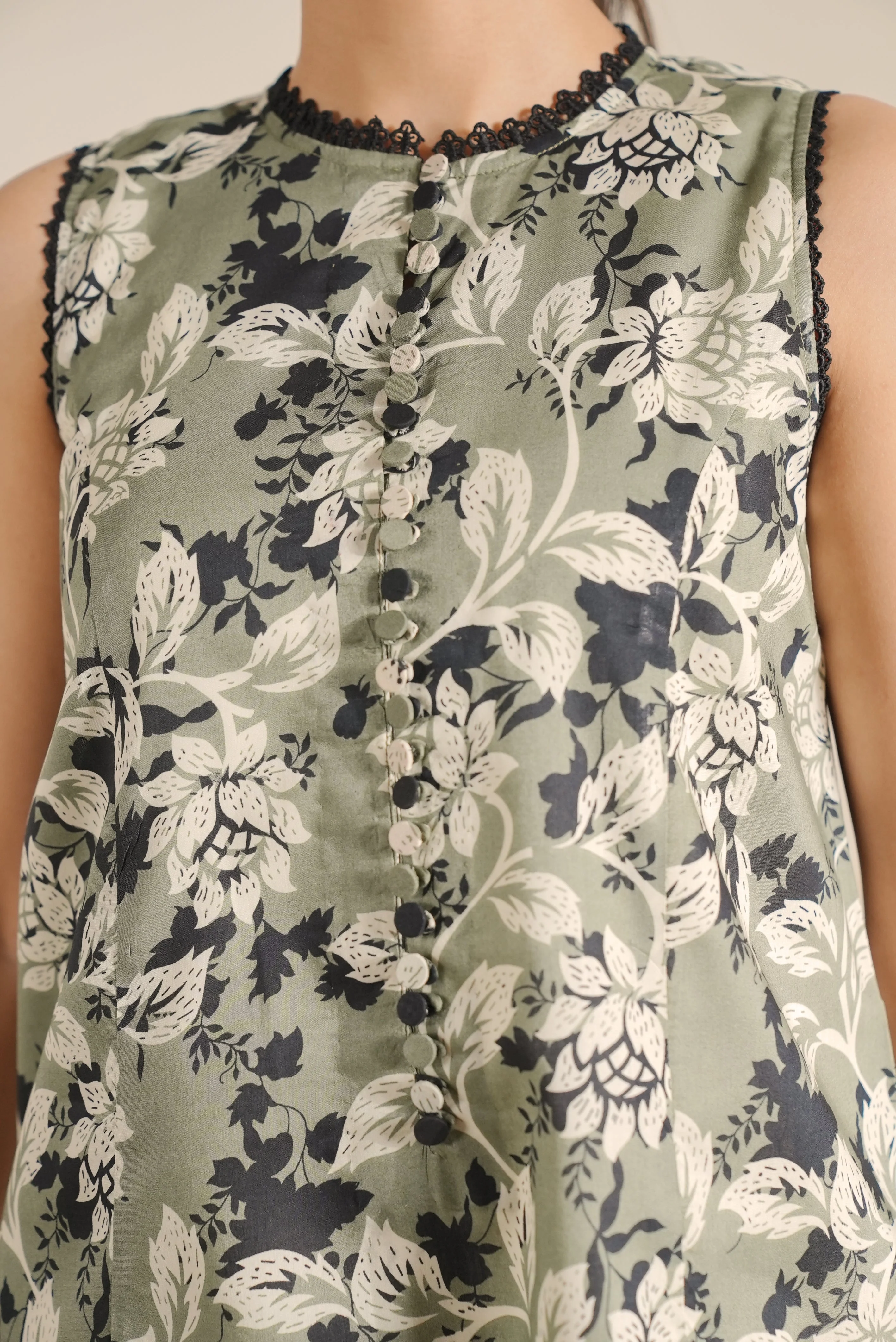Unstitched Printed Lawn 3 Piece - Image 6