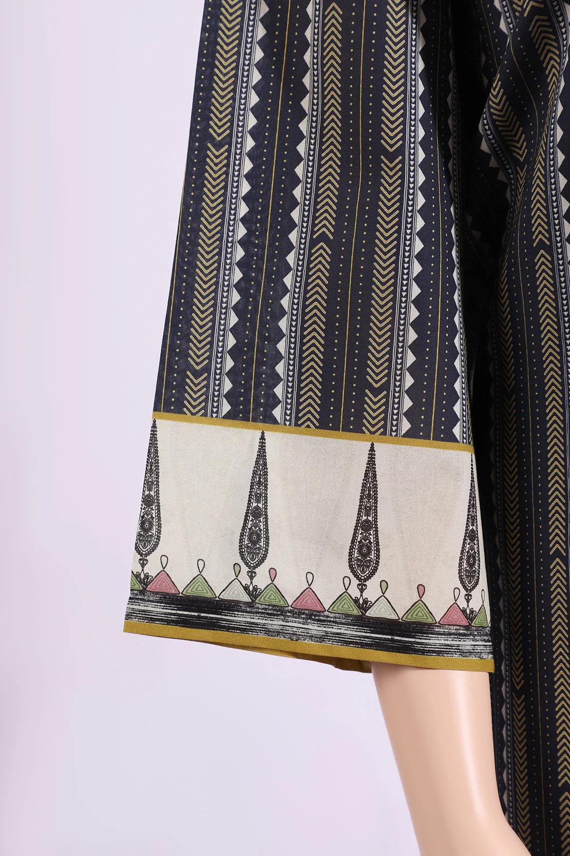 Unstitched Printed Lawn 3 Piece - Image 4