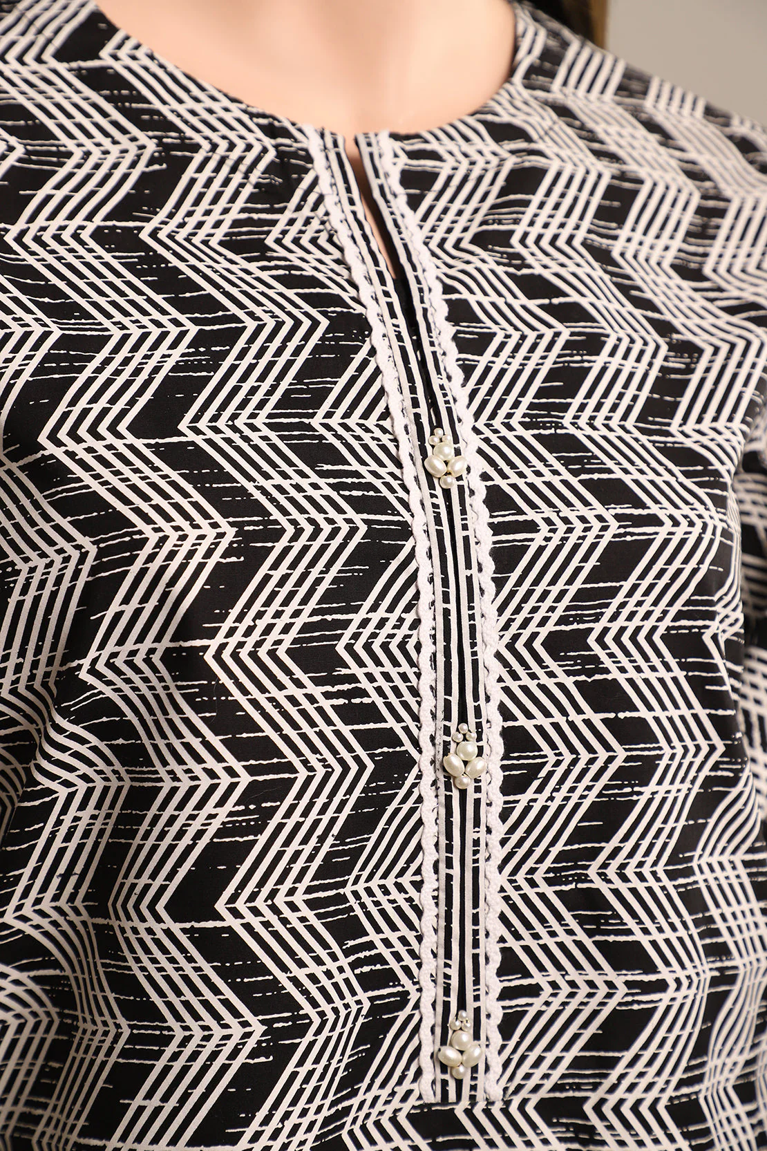 Unstitched Printed Lawn 3 Piece - Image 3