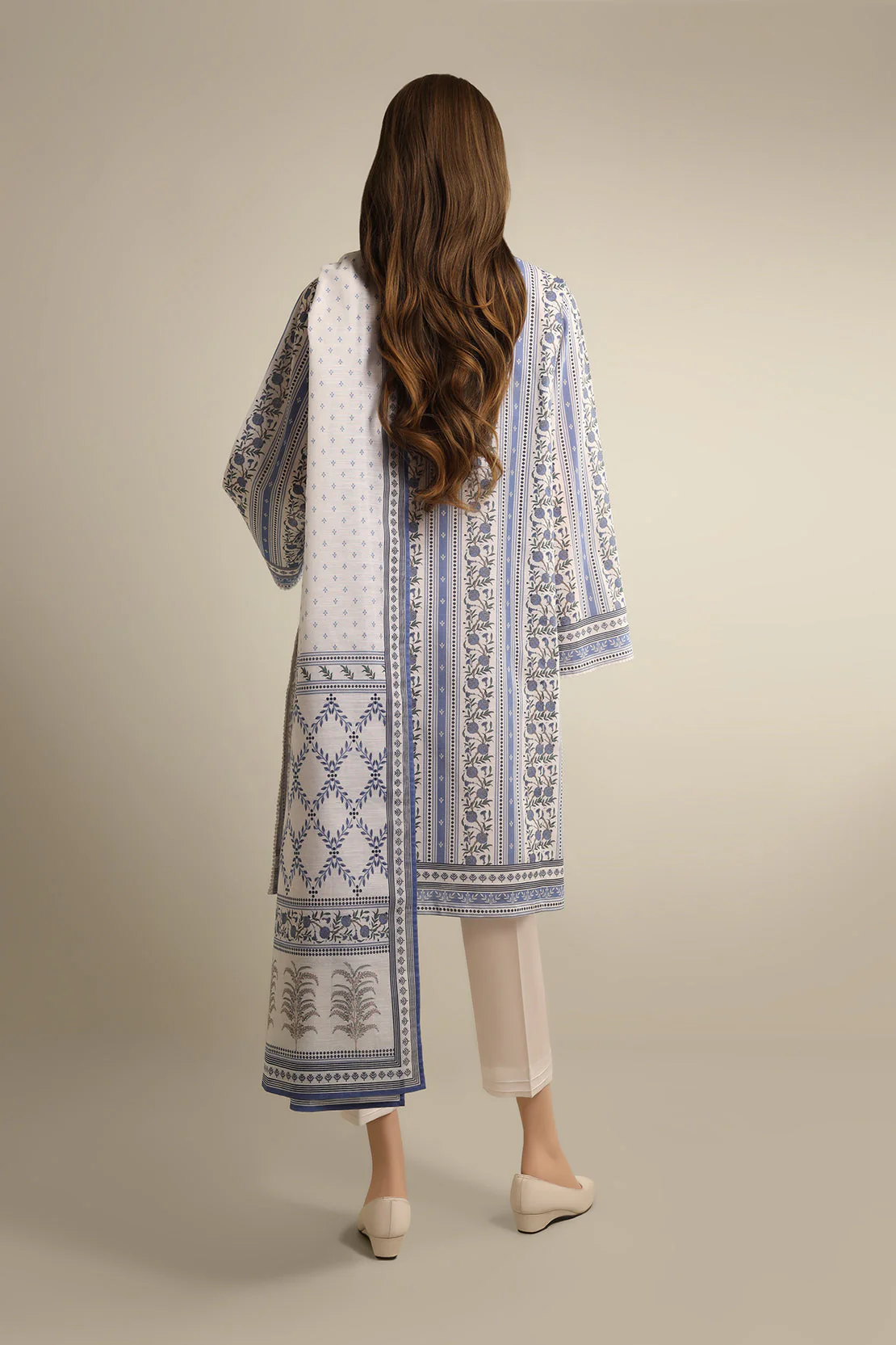 Unstitched Printed Lawn 3 Piece - Image 2