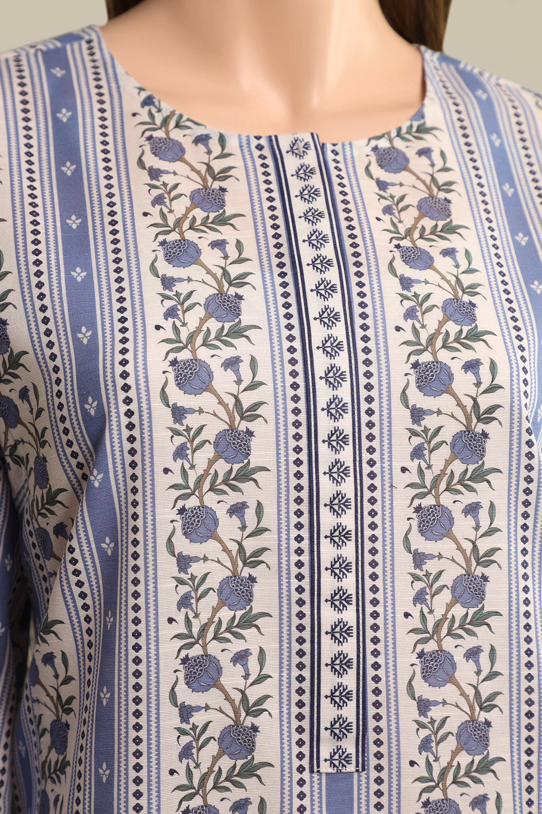 Unstitched Printed Lawn 3 Piece - Image 3