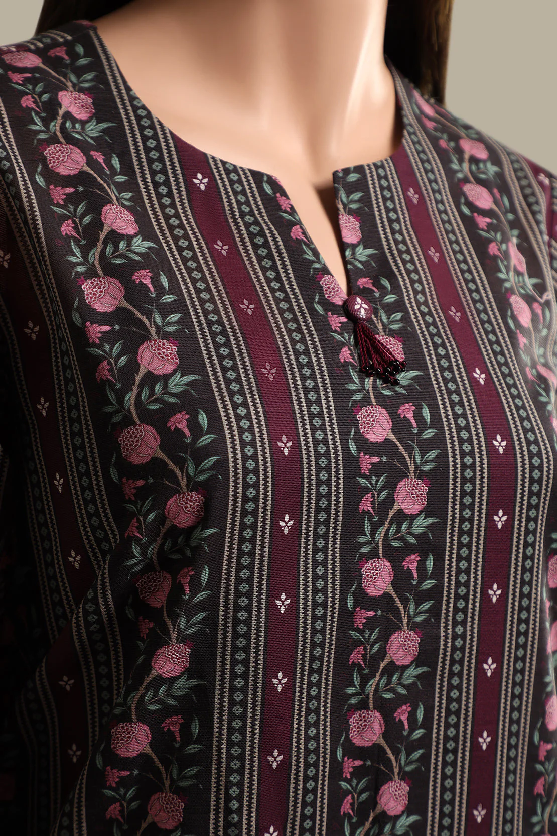 Unstitched Printed Lawn 3 Piece - Image 3