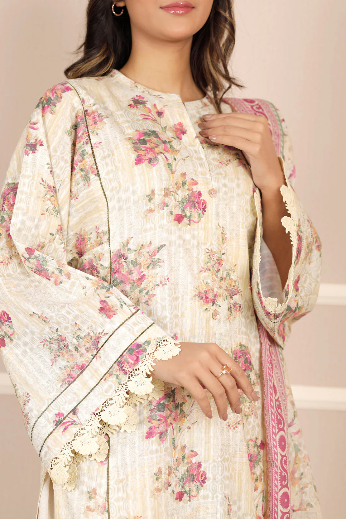 Unstitched Printed Lawn 3 Piece - Image 4