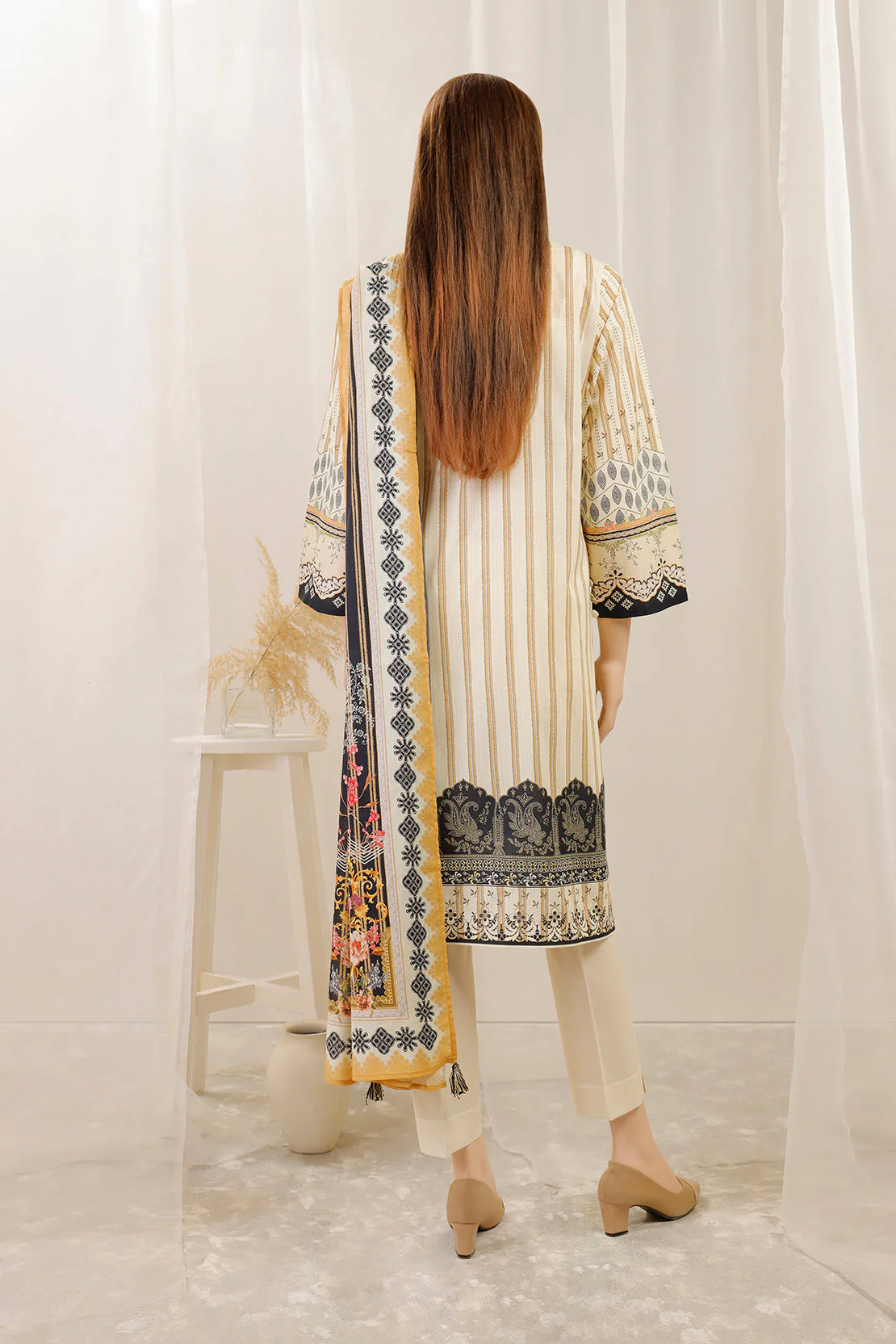 Unstitched Printed Lawn 3 Piece - Image 2