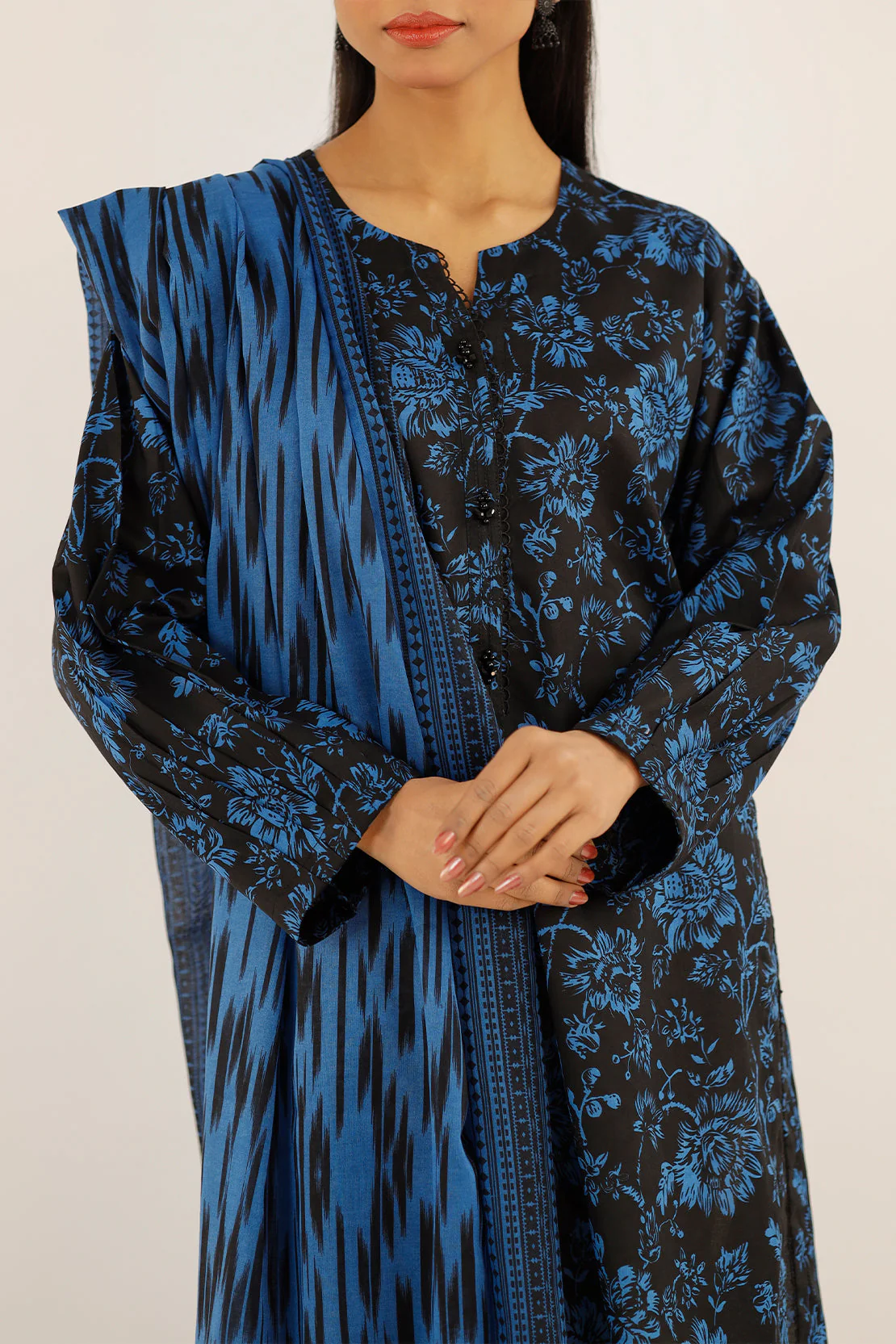 Unstitched Printed Lawn 3 Piece - Image 2