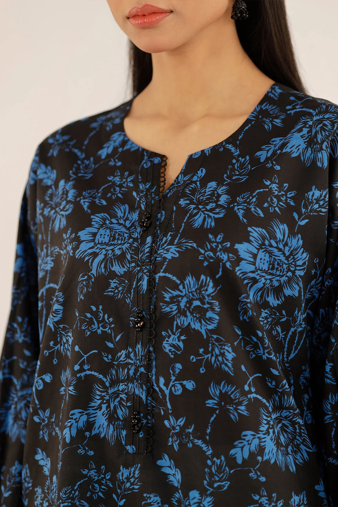 Unstitched Printed Lawn 3 Piece - Image 4