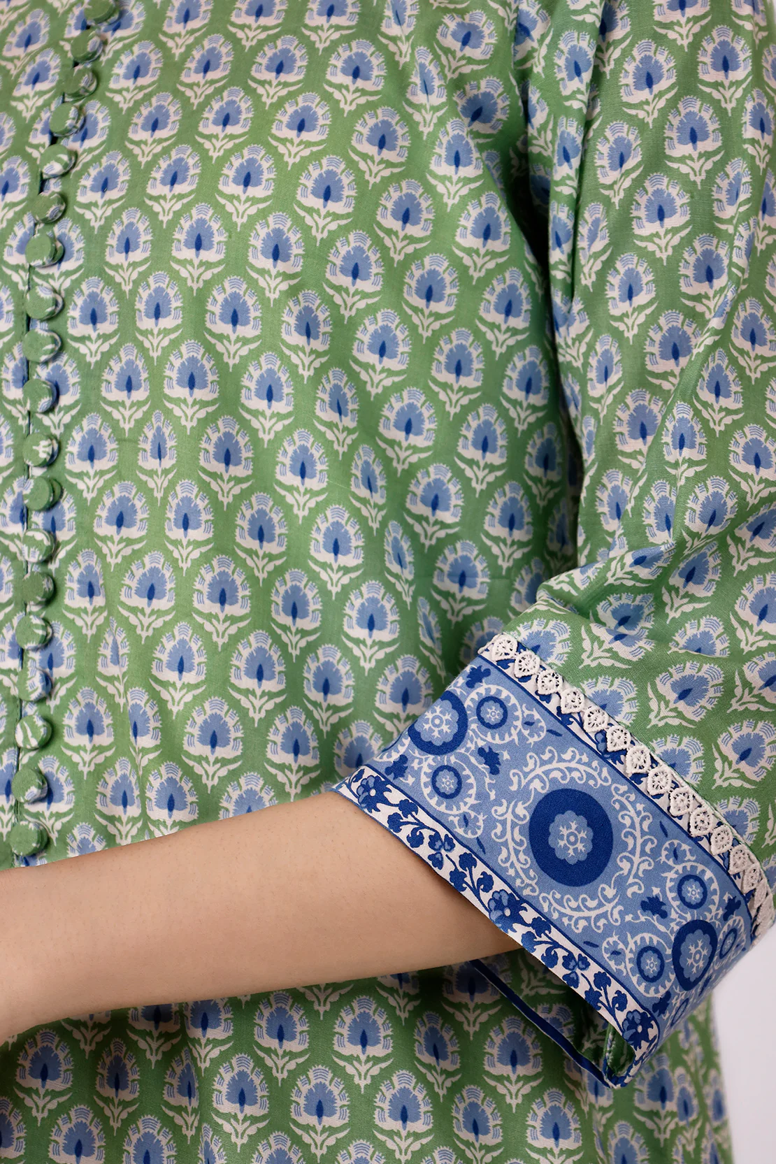 Unstitched Printed Lawn 3 Piece - Image 4