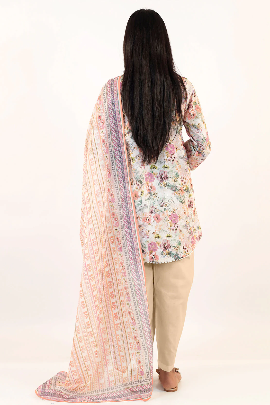 Unstitched Printed Lawn 3 Piece - Image 5