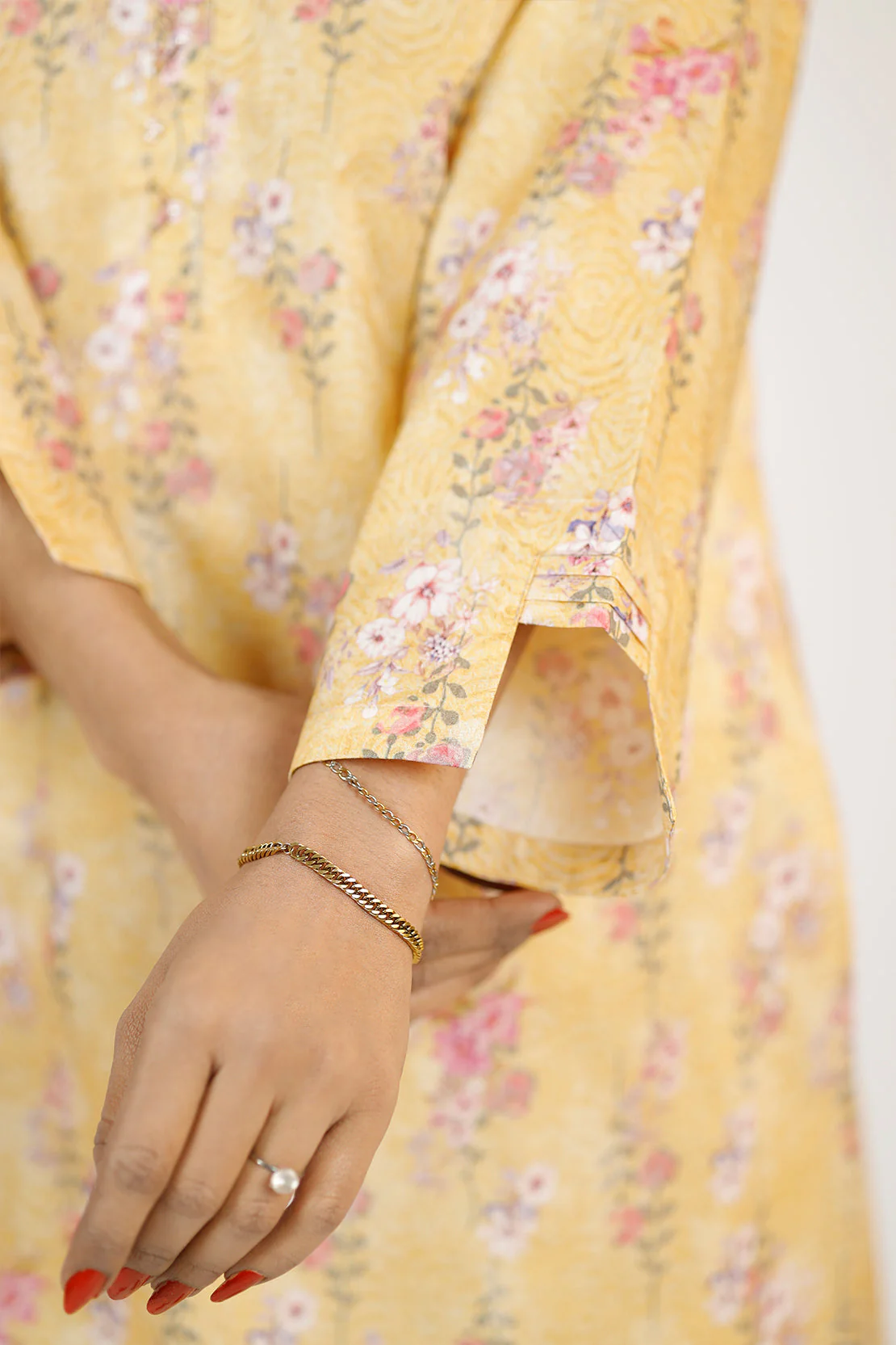 Unstitched Printed Lawn 3 Piece - Image 5