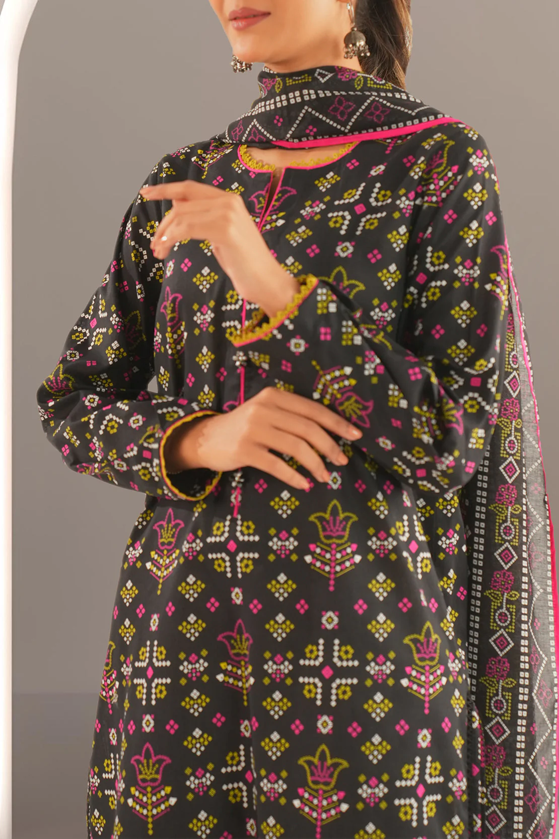 Unstitched Printed Lawn 3 Piece - Image 2