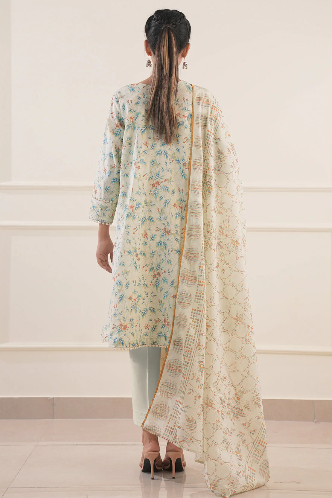Unstitched Printed Lawn 3 Piece - Image 7