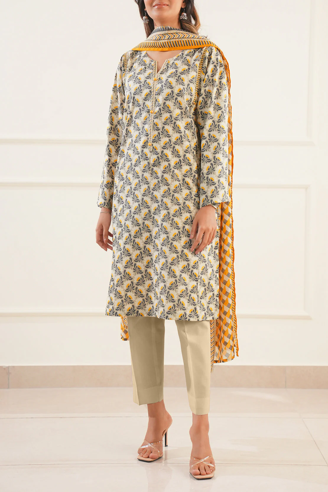 Unstitched Printed Lawn 3 Piece - Image 3