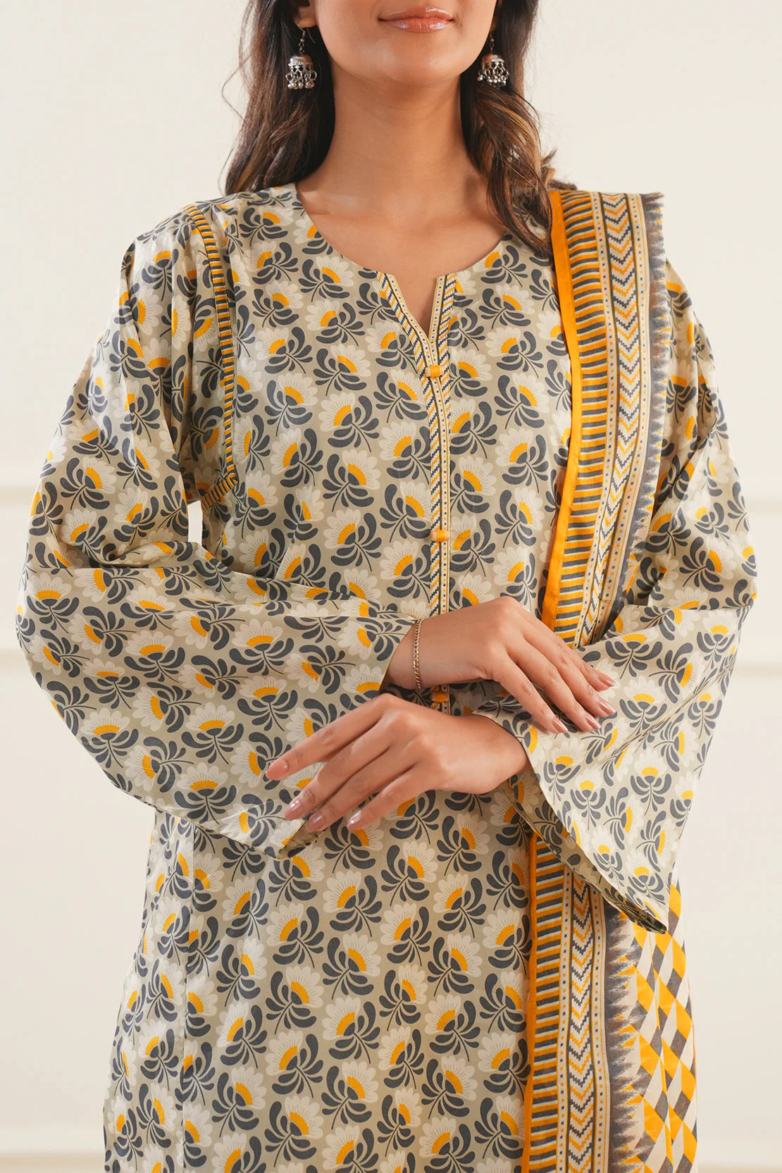 Unstitched Printed Lawn 3 Piece - Image 5