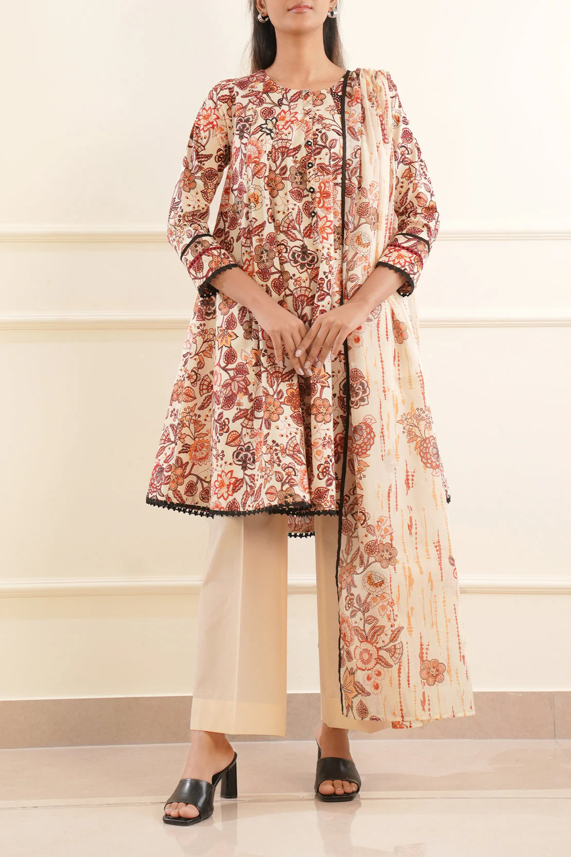 Unstitched Printed Lawn 3 Piece - Image 2