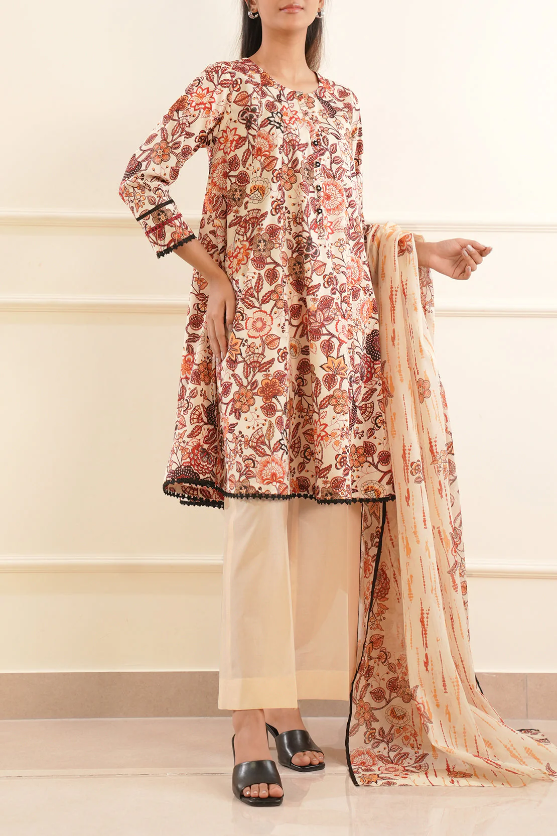 Unstitched Printed Lawn 3 Piece - Image 5