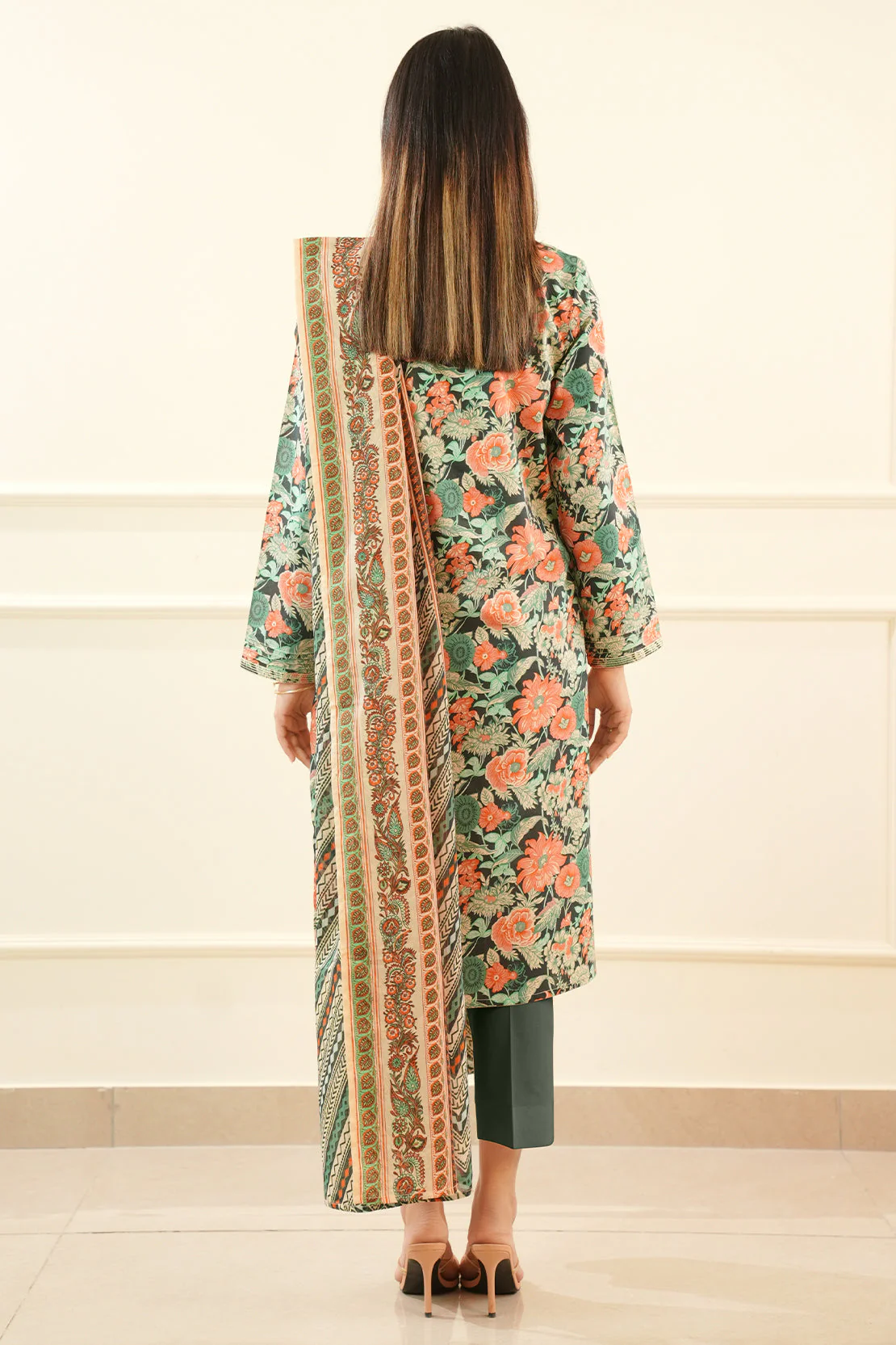 Unstitched Printed Lawn 3 Piece - Image 4