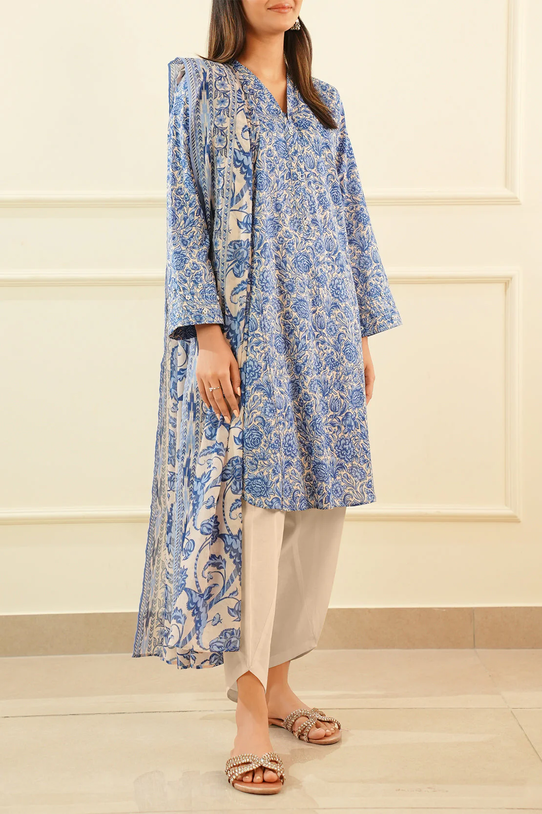 Unstitched Printed Lawn 3 Piece - Image 2