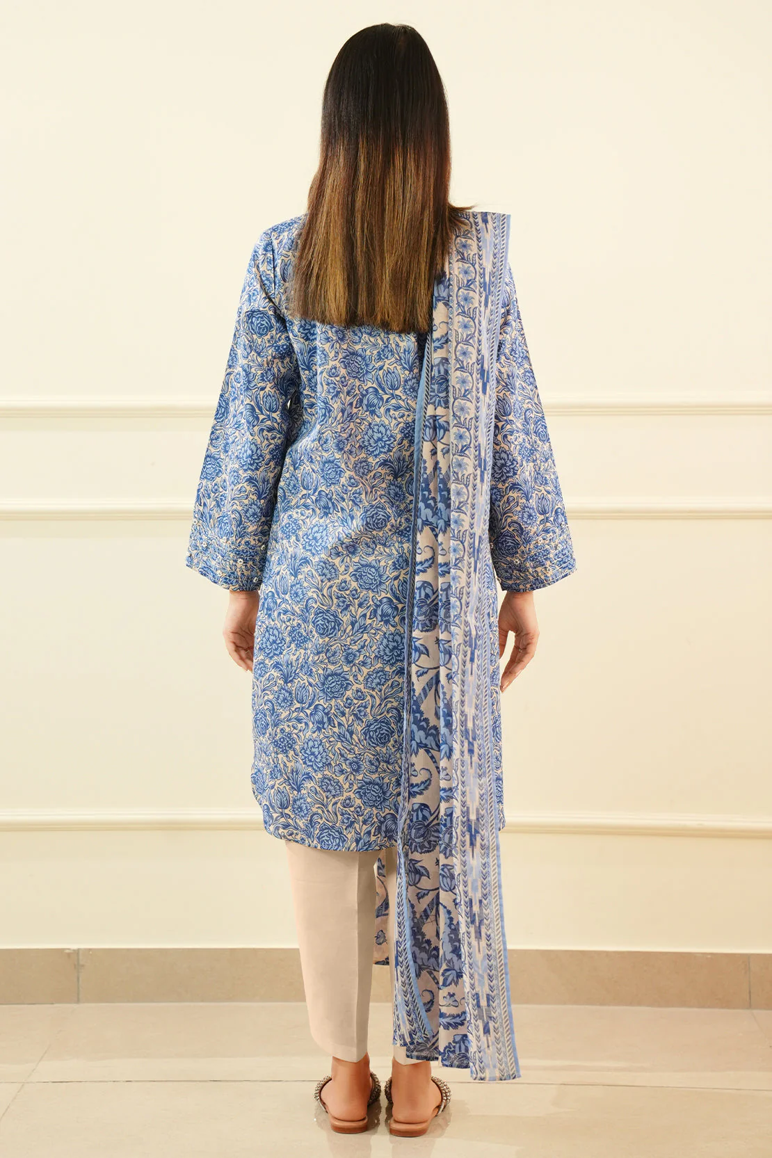 Unstitched Printed Lawn 3 Piece - Image 3