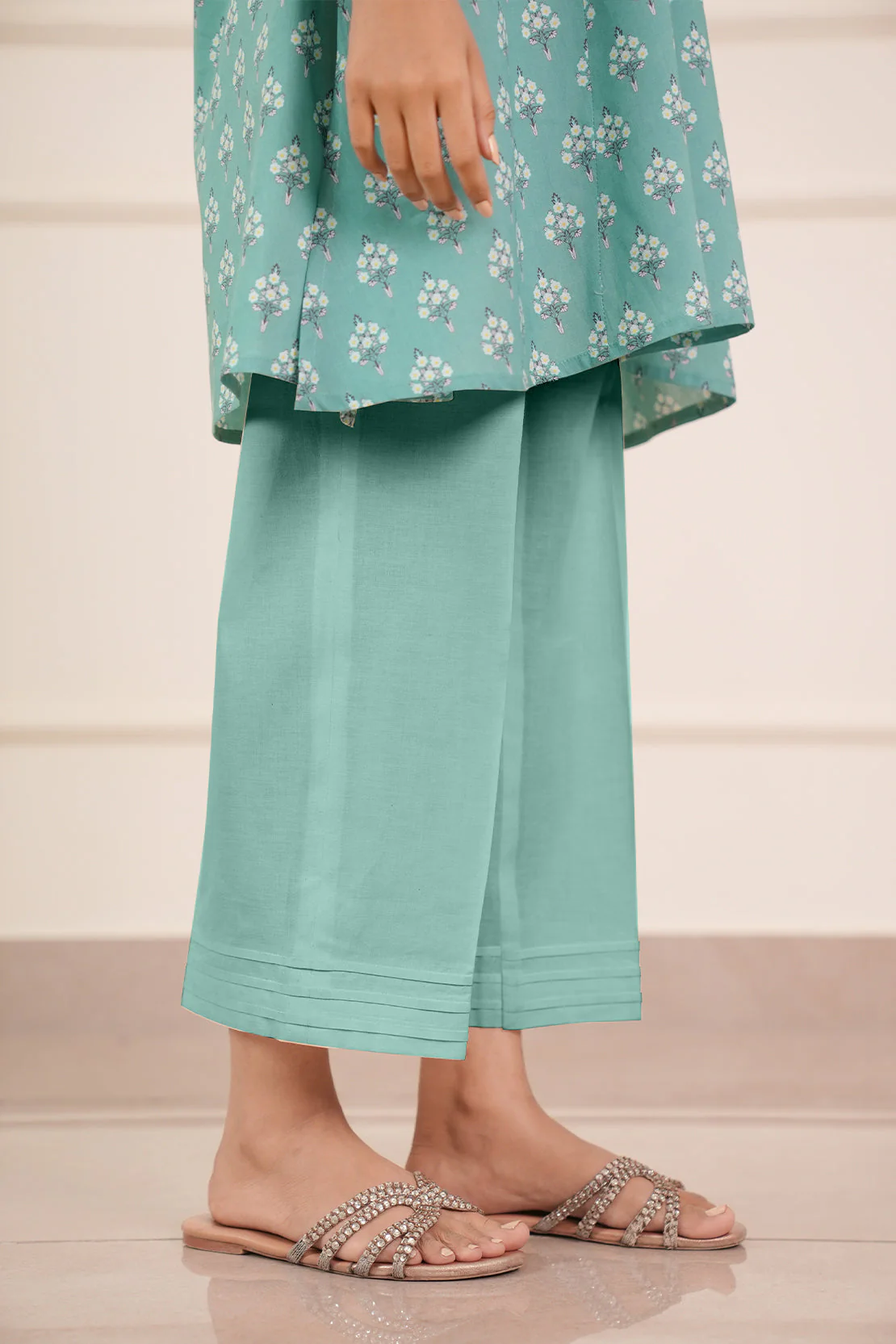 Unstitched Printed Lawn 3 Piece - Image 4