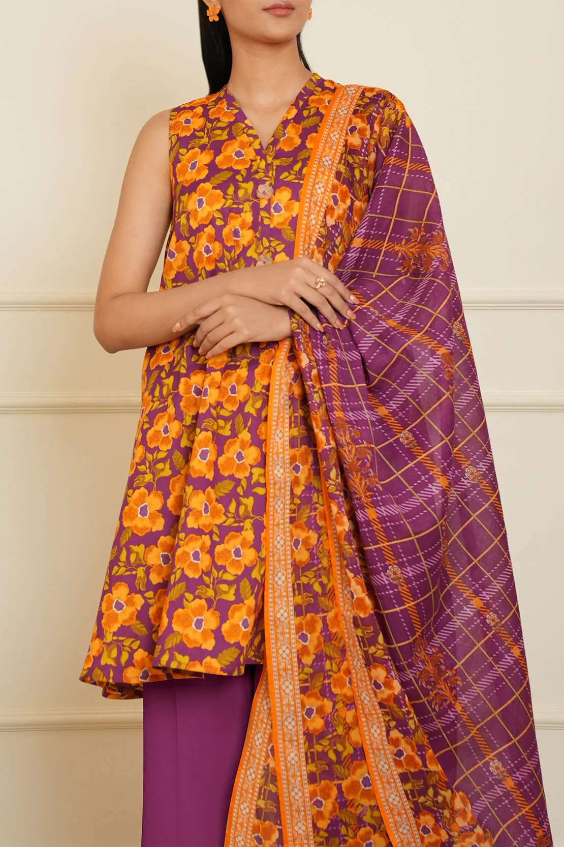 Unstitched Printed Lawn 3 Piece - Image 4