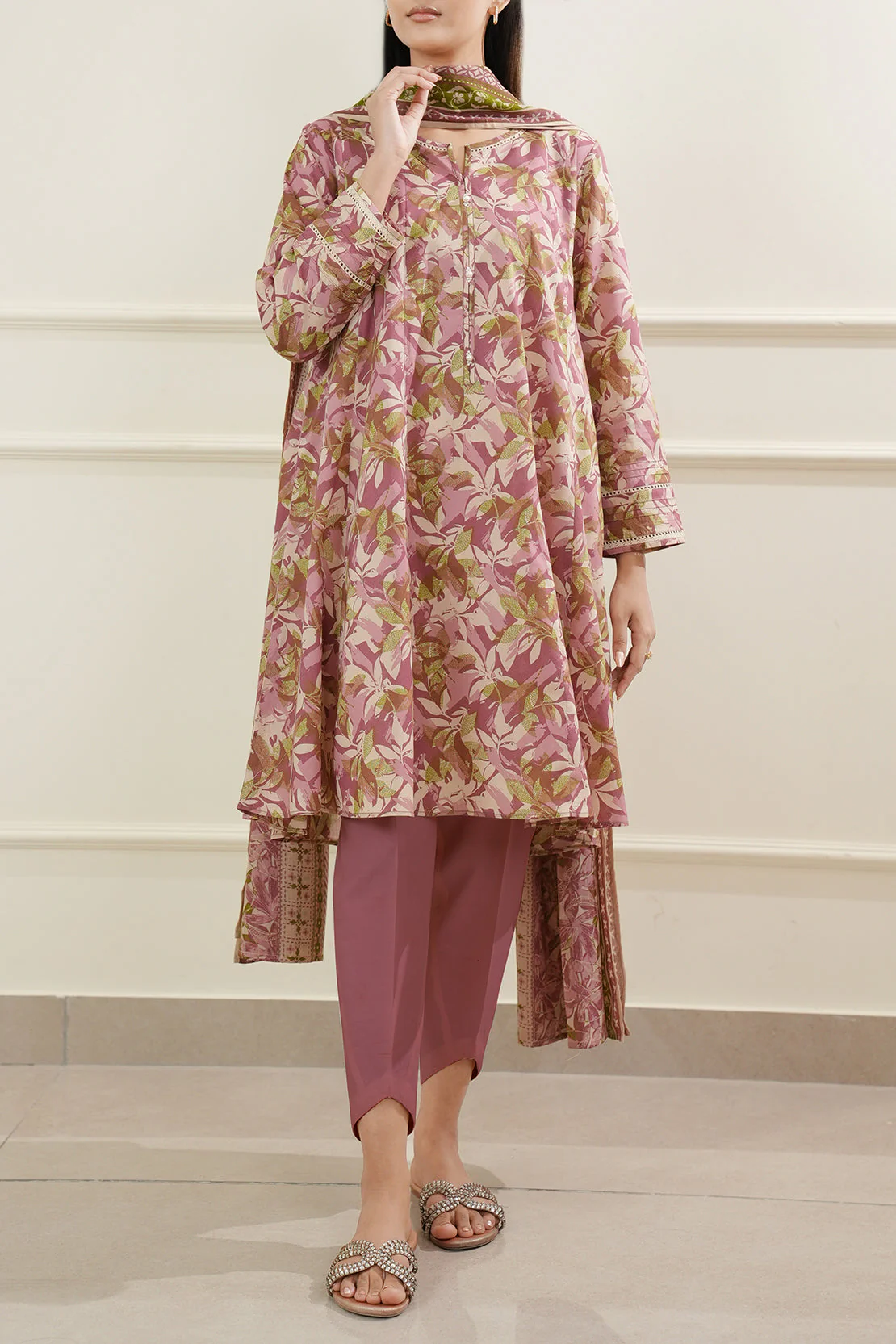 Unstitched Printed Lawn 3 Piece - Image 4