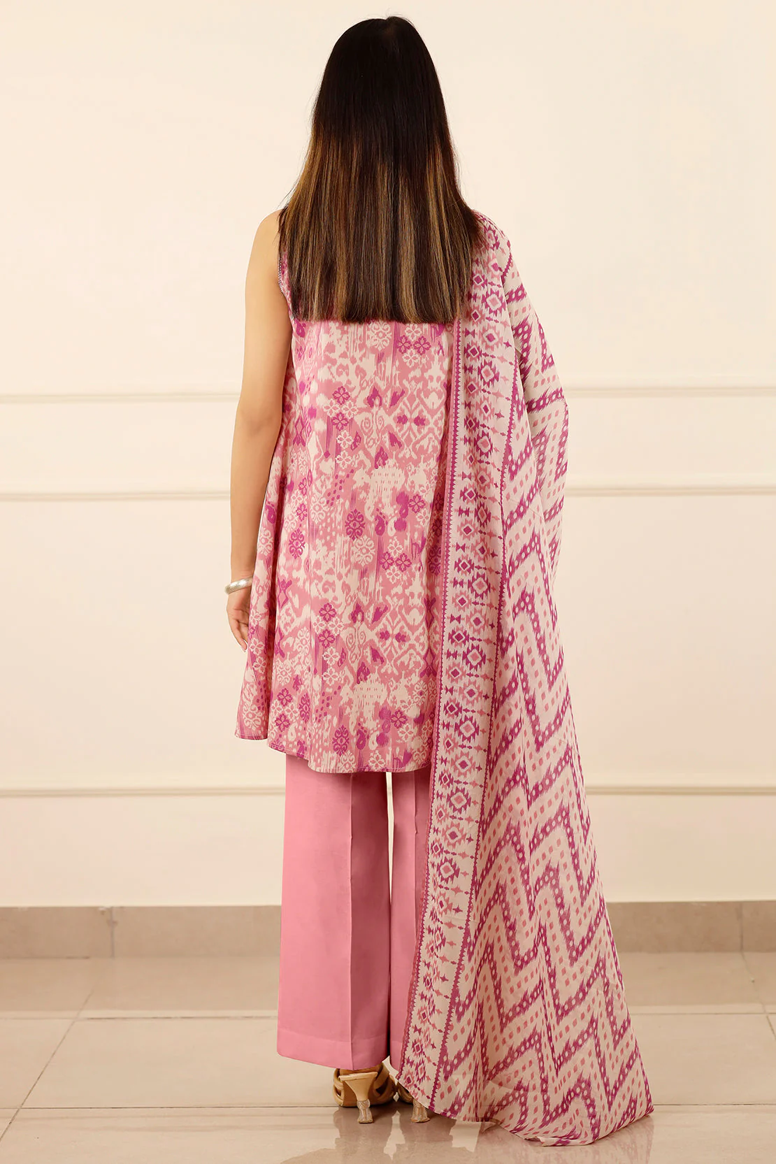 Unstitched Printed Lawn 3 Piece - Image 4