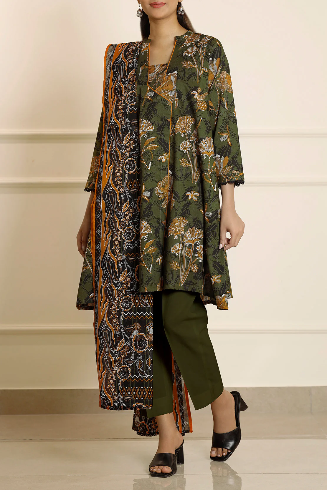 Unstitched Printed Lawn 3 Piece - Image 5