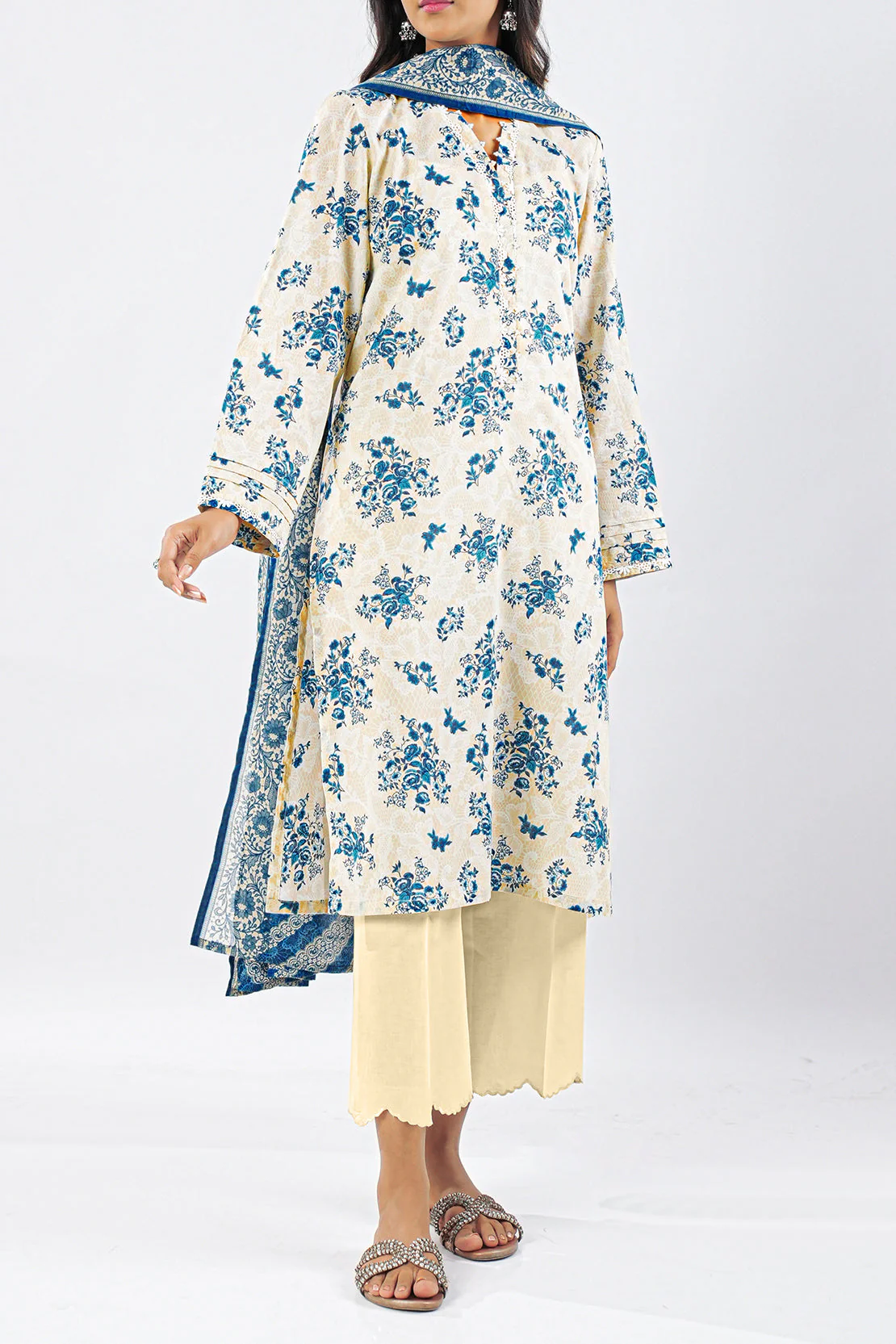 Unstitched Printed Lawn 3 Piece - Image 4