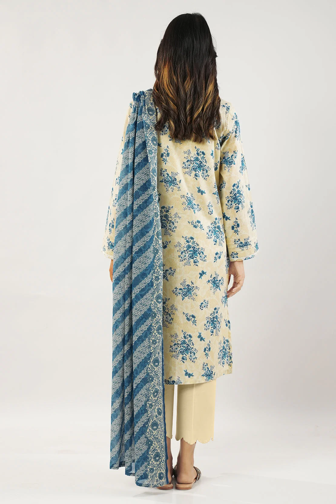 Unstitched Printed Lawn 3 Piece - Image 5