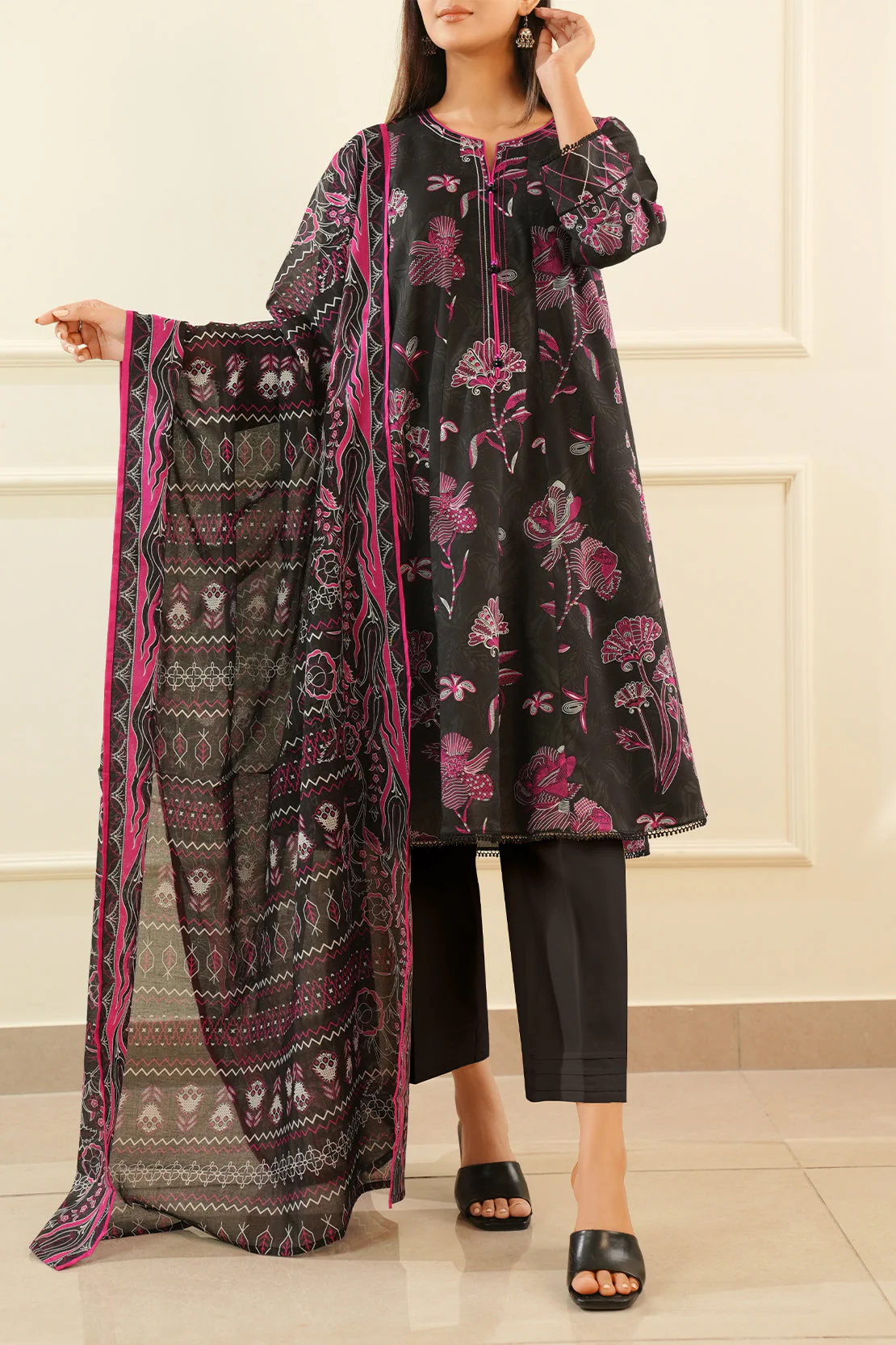 Unstitched Printed Lawn 3 Piece - Image 2