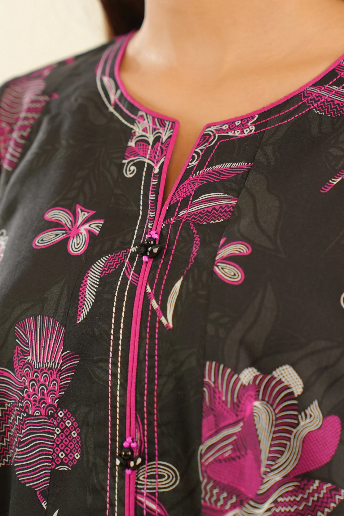 Unstitched Printed Lawn 3 Piece - Image 4