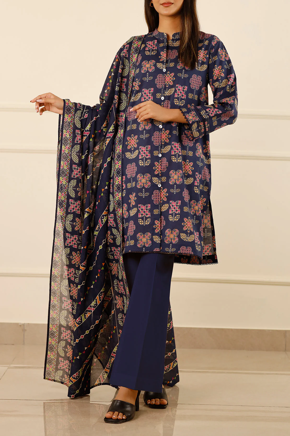 Unstitched Printed Lawn 3 Piece - Image 3