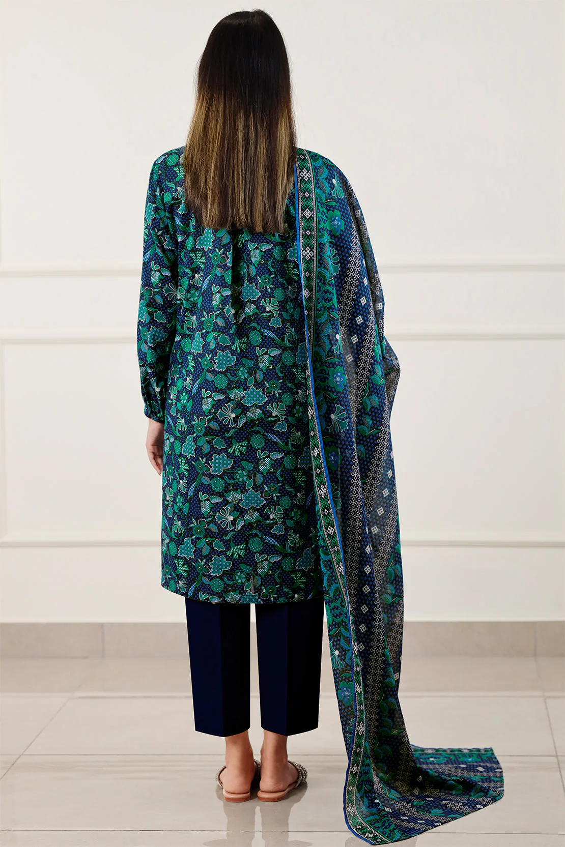 Unstitched Printed Lawn 3 Piece - Image 4