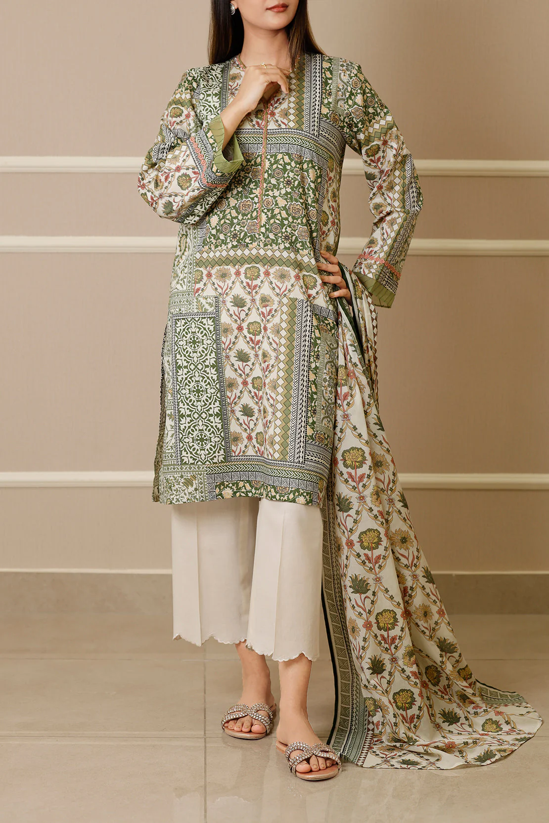 Unstitched Printed Lawn 3 Piece - Image 4